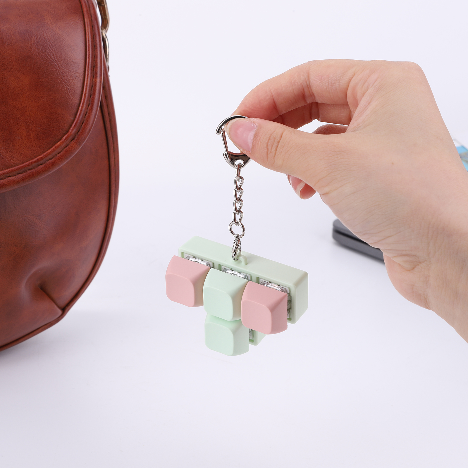 Finger Keyboard Fidget Toys, 4 prédire Keyboard ClUnicef Toy, Decompress Fingertip Keychain, Finger Calming Toy, Souligné Instituts