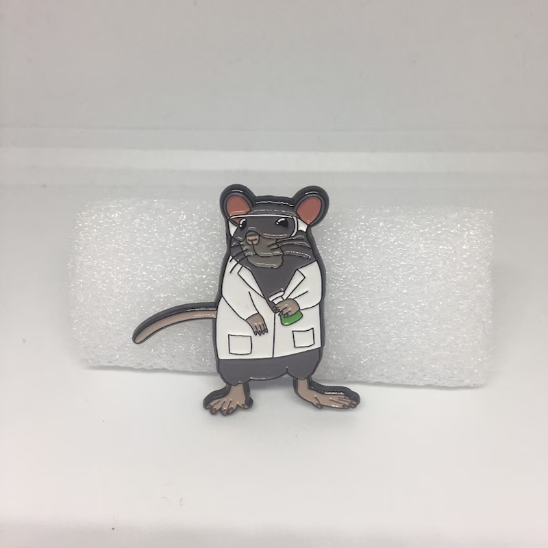 Lab Rat Emaille Pin Mode Leuke Rat wetenschapper Broche Hoed Rugzak Revers Badge voor Chemie Biologie Student Sieraden