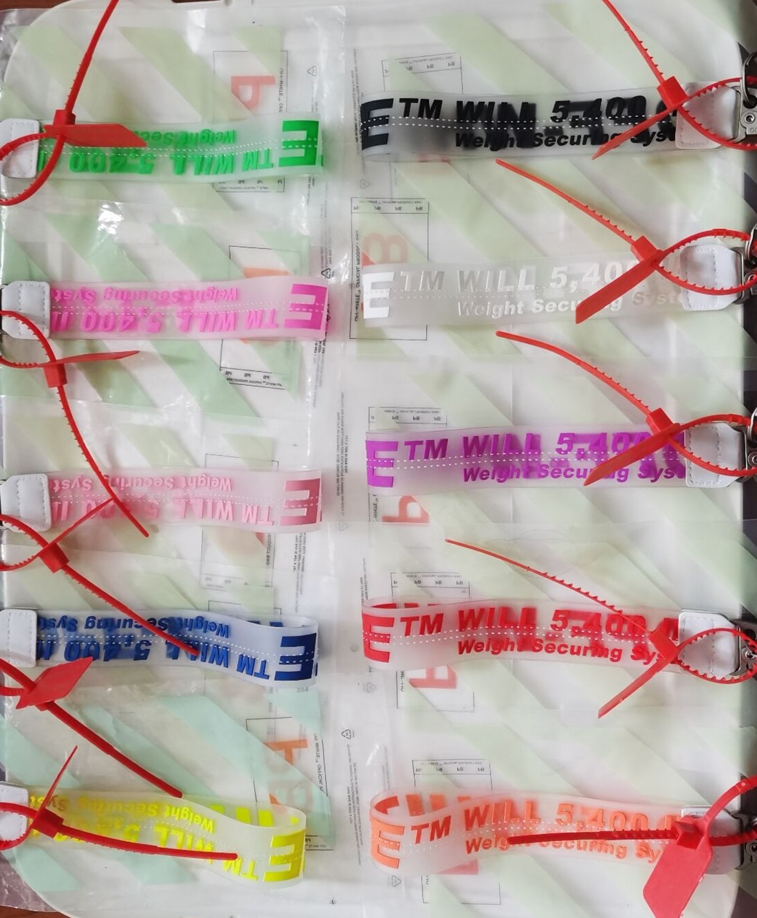 Off White Keychain Transparent PVC Jelly Letter Key Ring Jeans Waist Bag Mobile Phone Case Bag Camera Bag Pendant Key Chains
