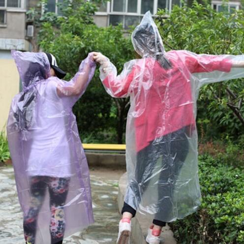 Hood Poncho Camping Plastic Regenjas Wegwerp Adult Emergency Waterdichte Regenjas Voor Vrouwen Mannen Willekeurige Kleur 116Cm