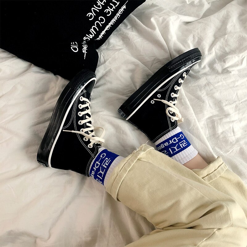 Klassiske solide sorte unisex lærredssko forår high-top udendørs afslappet sneakers behageligt åndbart fodtøj 35-44