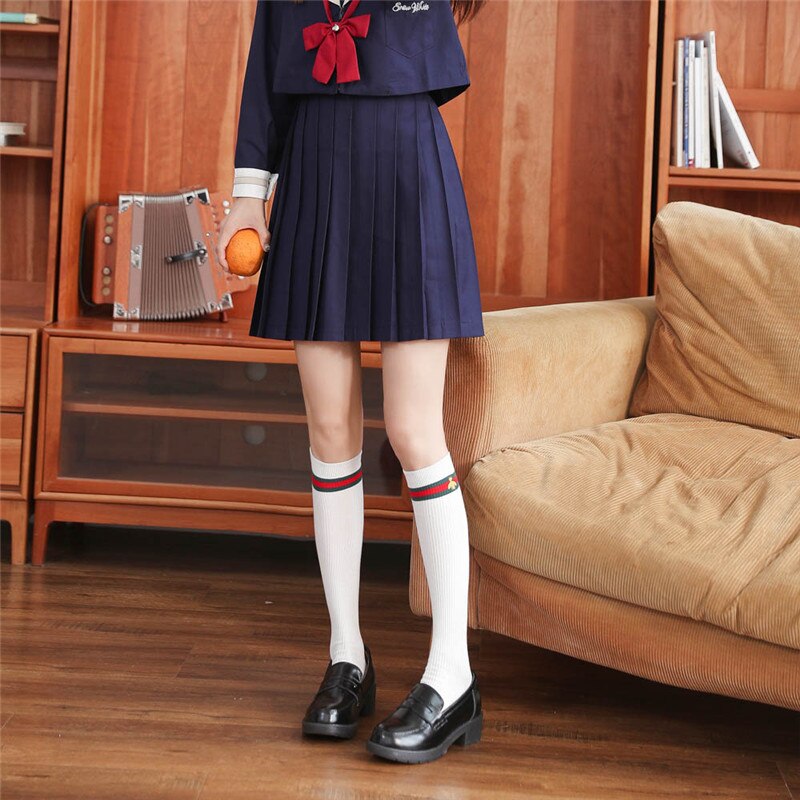 Harajuku Retro Women Cotton Autumn Winter Long Socks Casual Thick Warm Sock Lady Litter Bee School Girl