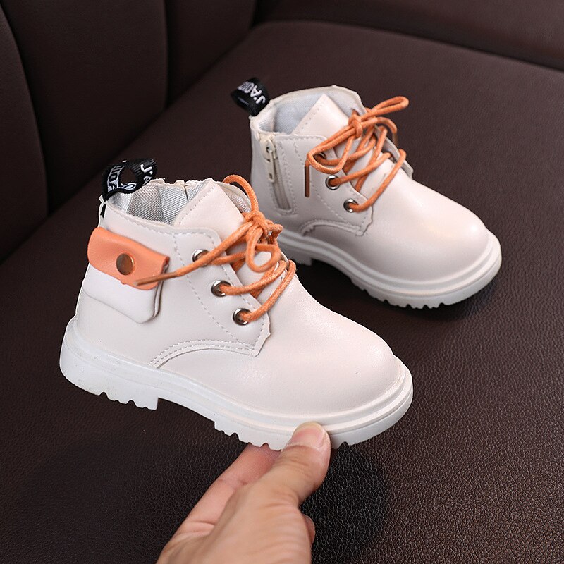 Baby Jongens Meisjes Laarzen Kids Soft Leather Bodem Martin Laarzen 1-6 Jaar Kinderen Herfst Winter Mode Schoenen sneakers: WHITE / 22 (inside 13.5 cm)