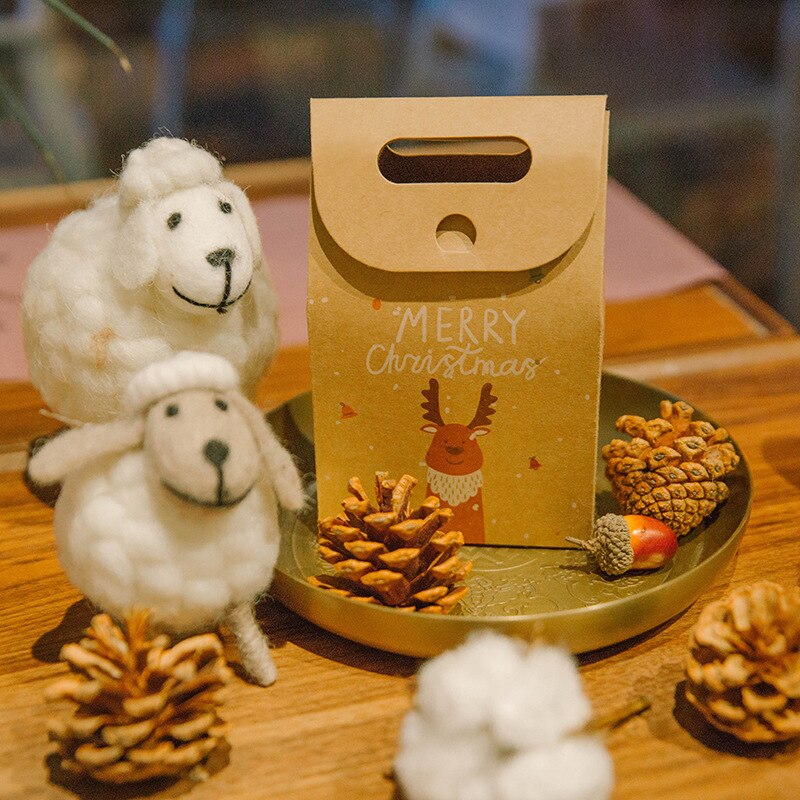 1Pcs Christmas cartoon kraft paper box retro kraft paper cartoon tote bag candy biscuit apple packaging tote bag