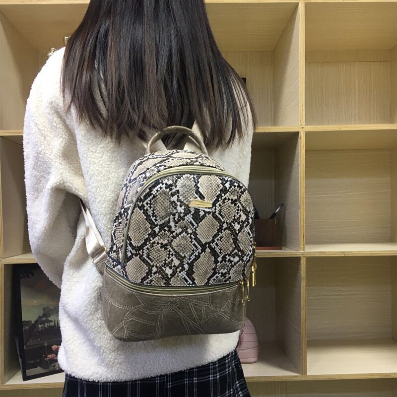 Mochila De piel con de serpiente para mujer, morral de piel para chicas adolescentes, bolso de hombro color caqui