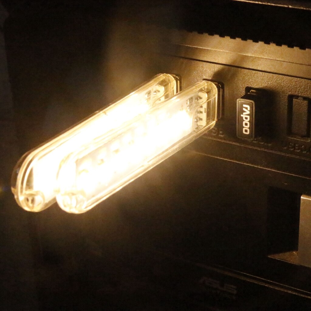 1Pcs 8Leds Usb 5V Vermogen Led Nachtlampje Bureau Boek Leeslamp Camping Lamp Kinderen Voor Mobiele Lader Laptops: Warm white 8 LED