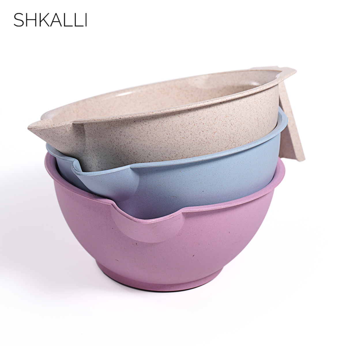 Cuenco para teñir el cabello, cuenco para mezclar y mezclar tinte para el cabello para teñir el cabello, herramientas para teñir el cabello en estudio de peluquería.