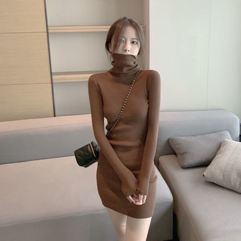 Häkeln gestrickte Kleidung 2024 weibliches Kleid schwarz extrem Mini sexy gewagte kurze feste Damen kleider Roll kragen elegante Party