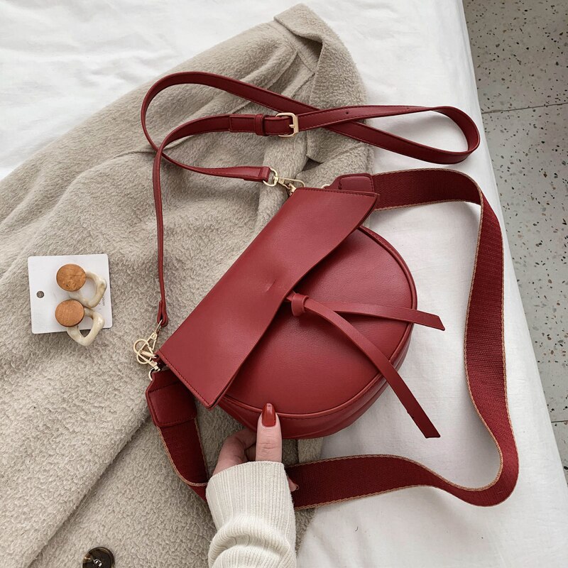 Solid color PU Leather Saddle Bags For Women Female Shoulder Bags With Wide Strap Handbags Crossbody Bags: Red