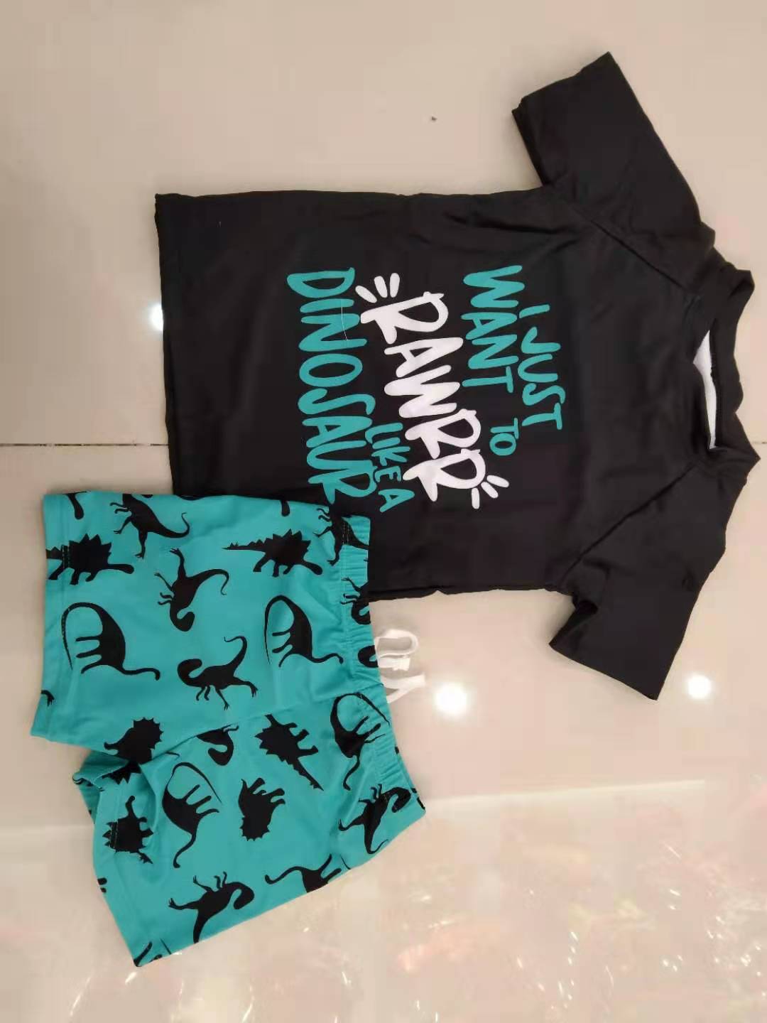 Bañador dividido de dos piezas para bebé, Tops de manga corta con estampado de letras únicas y pantalones cortos de dinosaurio de dibujos animados