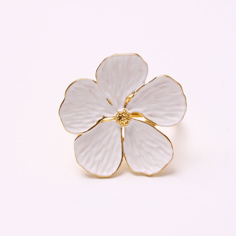 1Pcs 5*4Cm Witte Bruiloft Eenvoudige Plum Servet Servet 5 Bloemblaadjes Geluk Bloem Servetring Servet Ring