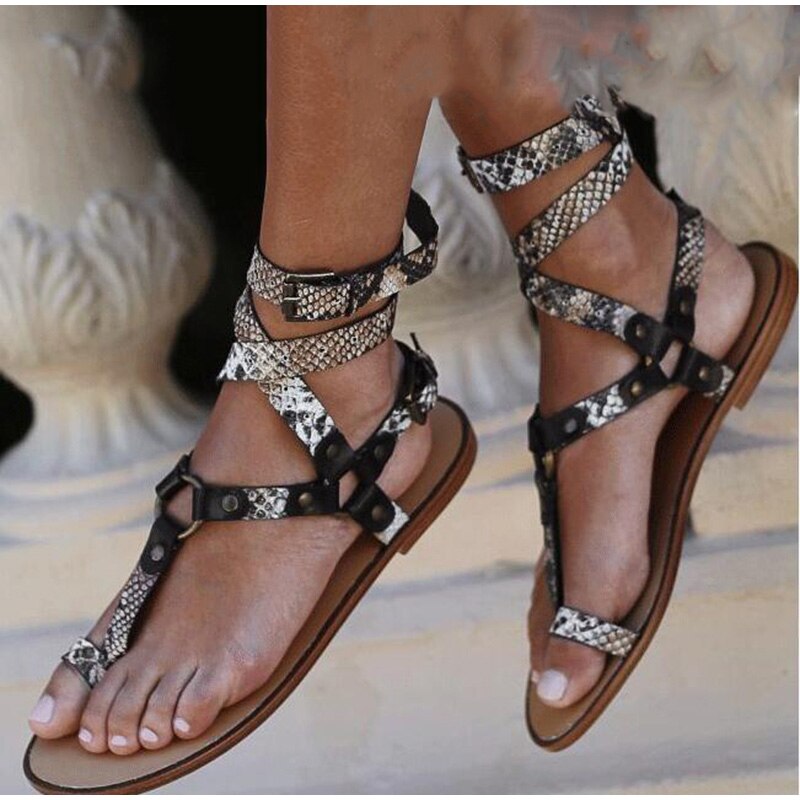 Sandali estivi donna Clip da donna fibbia serpentina punta aperta scarpe basse donna moda sandali Casual donna 2020 nuovo caldo