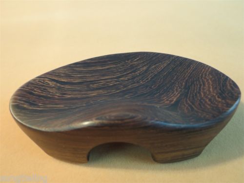 1 mentonnière de violon central en ébène madel 4/4, pièces de violon