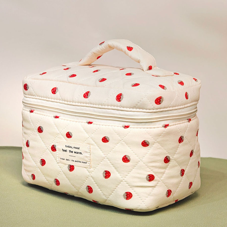 strawberry Makeup Bag Women's Cosmetic Bags Portable Cute Cosmetic Travel Storage Pouch Handbag Cotton Quilted Zipper Pu: Blue