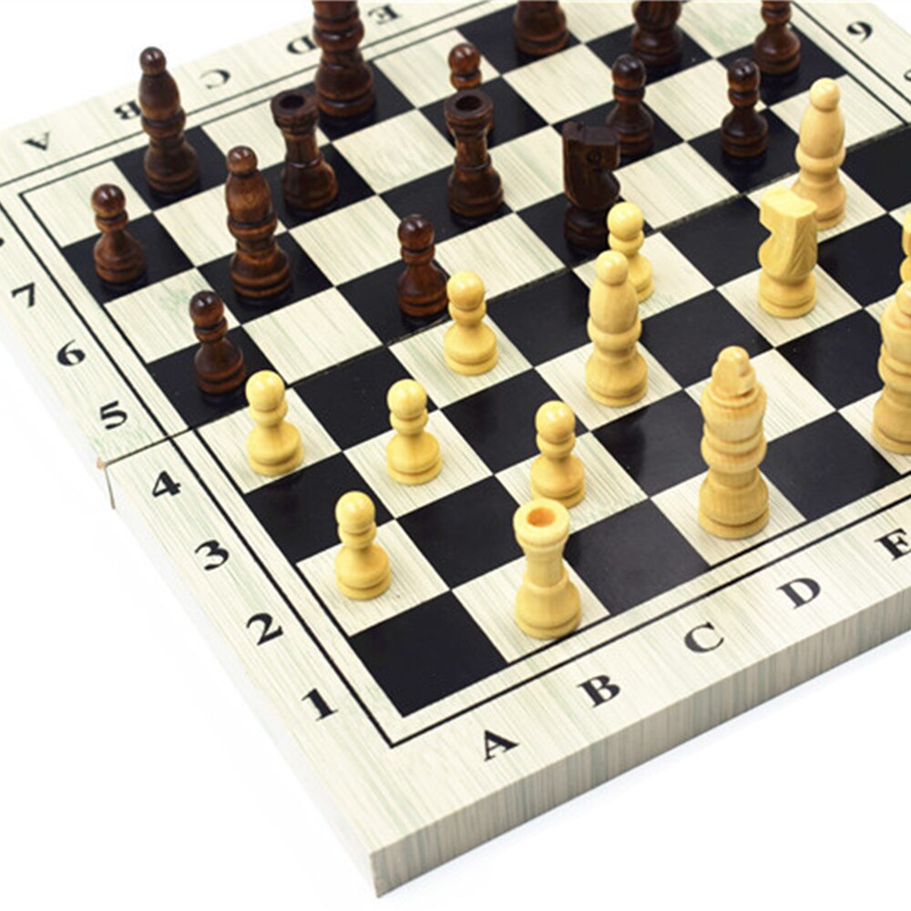 Wooden Chess Game International Chess Set Wooden Chess Pieces with Folding Chessboard for Toy or Chess toys