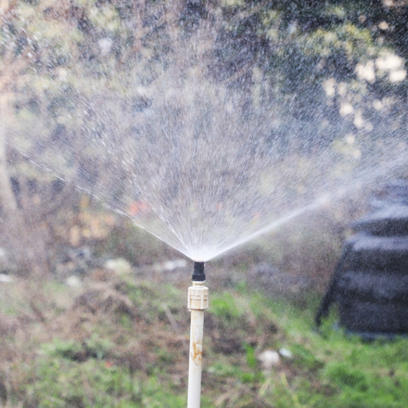 Vandsprinkler 1/2 tommer gevind plast 0-360 grader justerbar gård have græsplæne vanding kunstvandingsdyse han/hun ledning