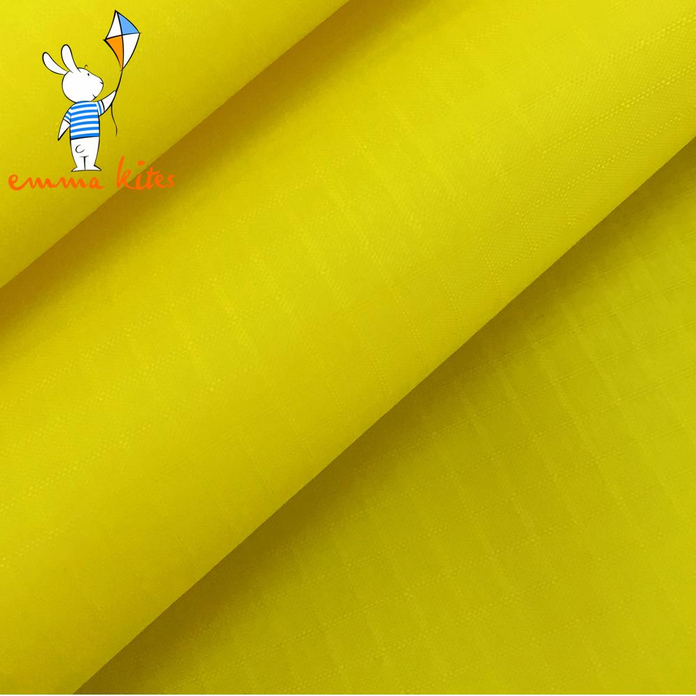 Geel 40D Ripstop Nylon Vlieger Stof Pu Coating Lichtgewicht Waterafstotend Doek Voor Bag Kite Vlag Banner