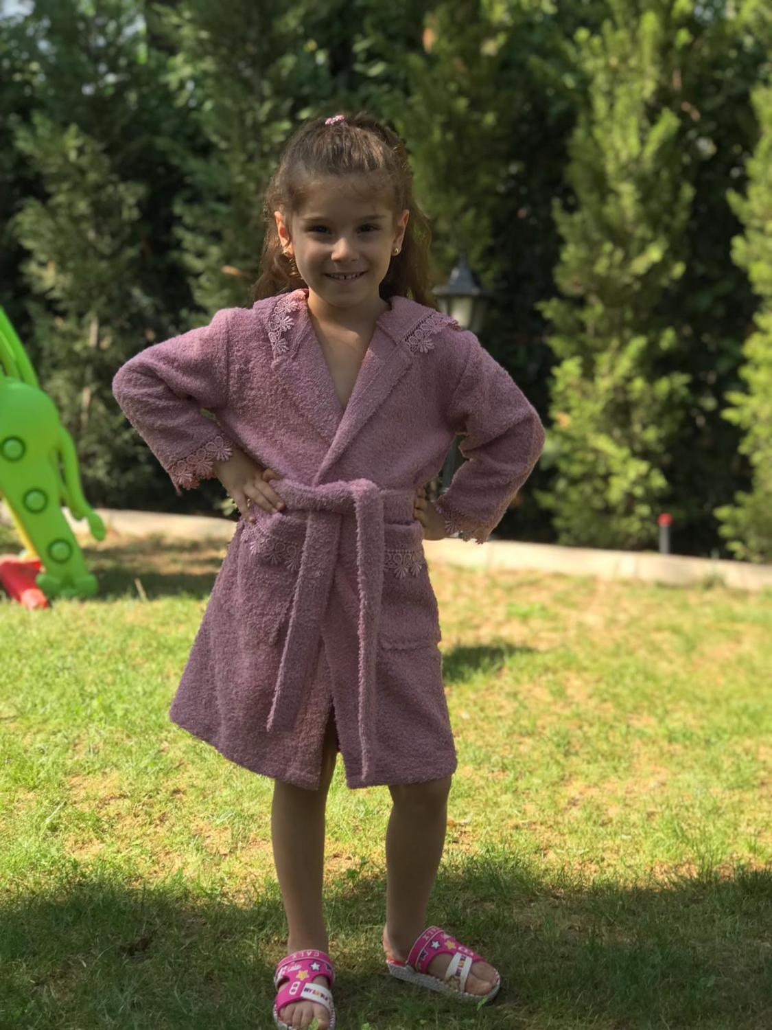 Huva barn badrockar 5-8 åldrar spetsbroderi barn mjuk badrock för flickor pyjamas nattlinne barn nattkläder gjorda i turkiet: Torkad ros / 5-6 åldrar