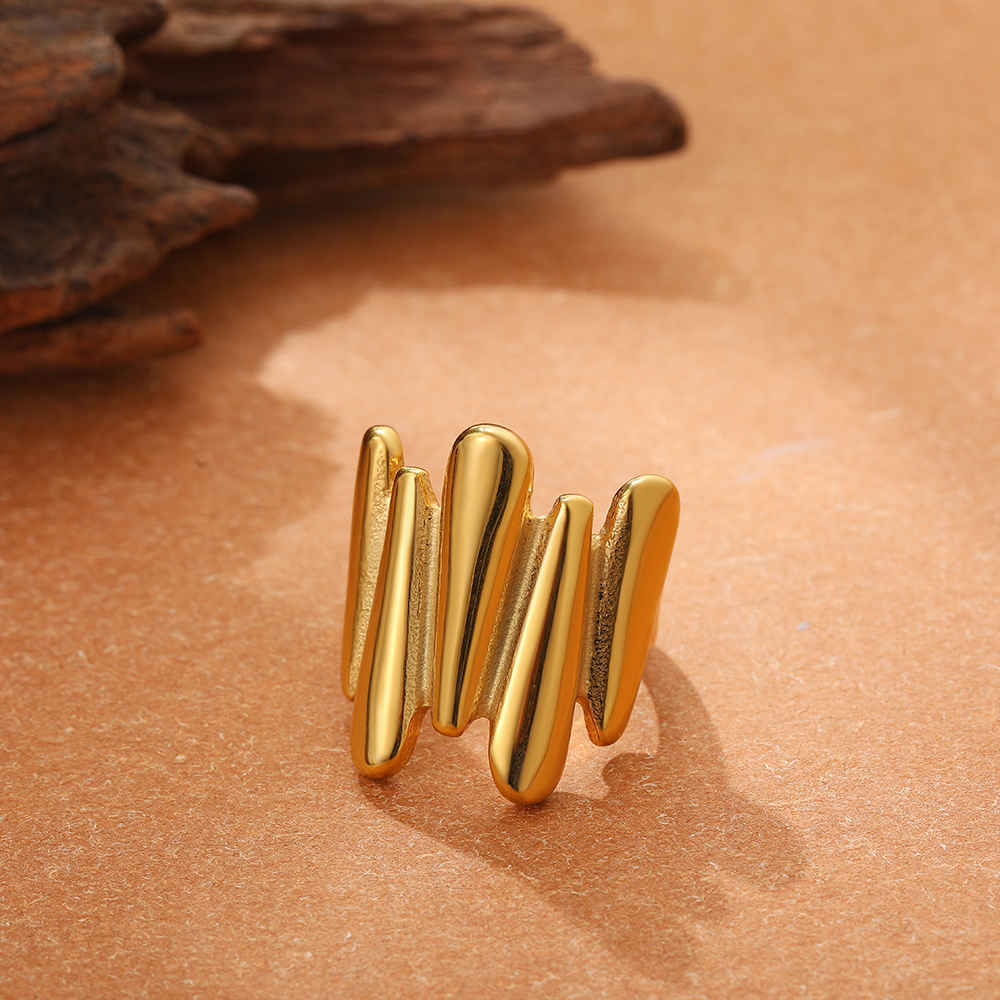 Speelse gouden ringenset | Atelier Luz | Goudsmid Amsterdam