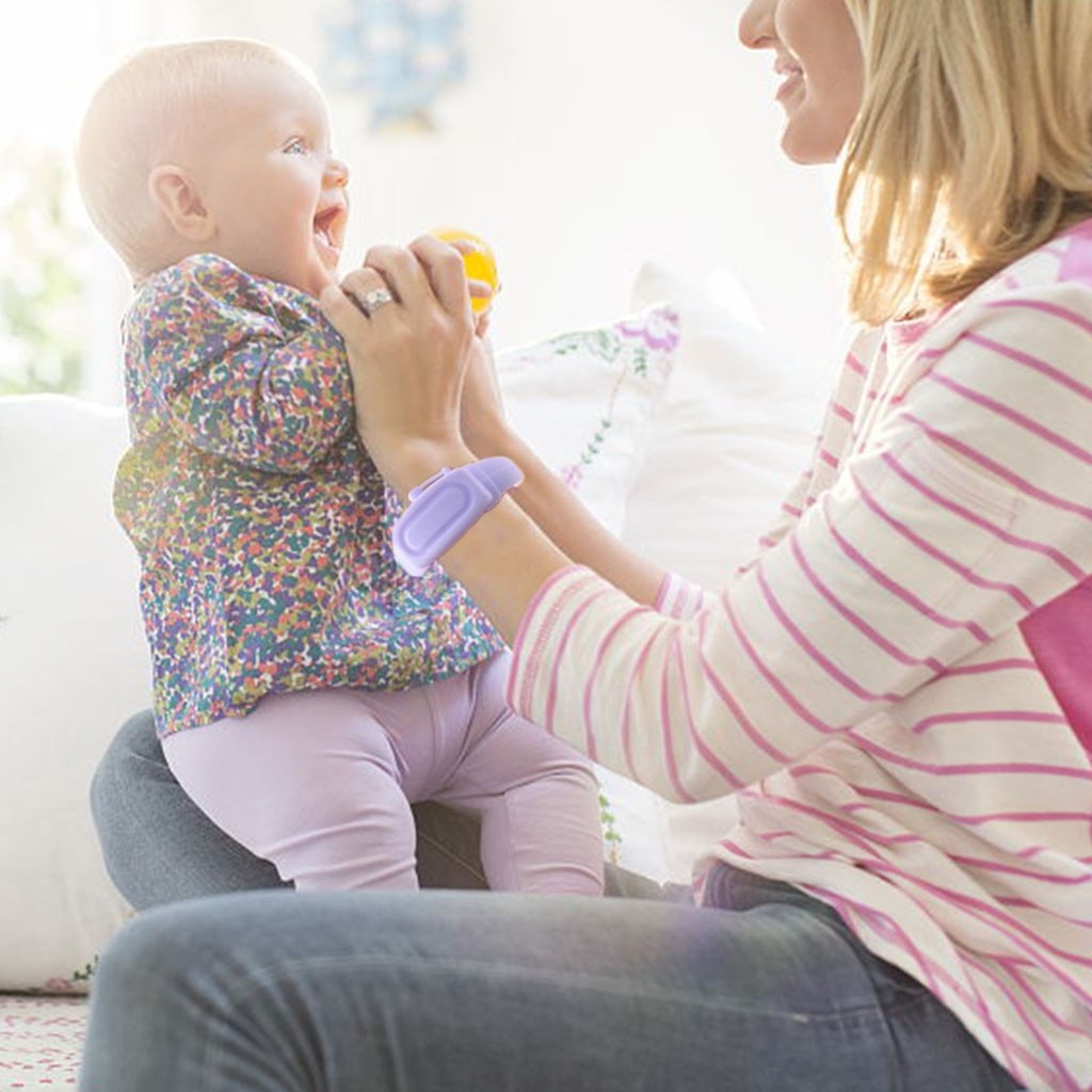 1PC Wristband Hand Dispenser Hand Sanitizer Dispensing Silica gel Wearable Dispenser Pumps Disinfecta Wristbands Hand Band Wrist