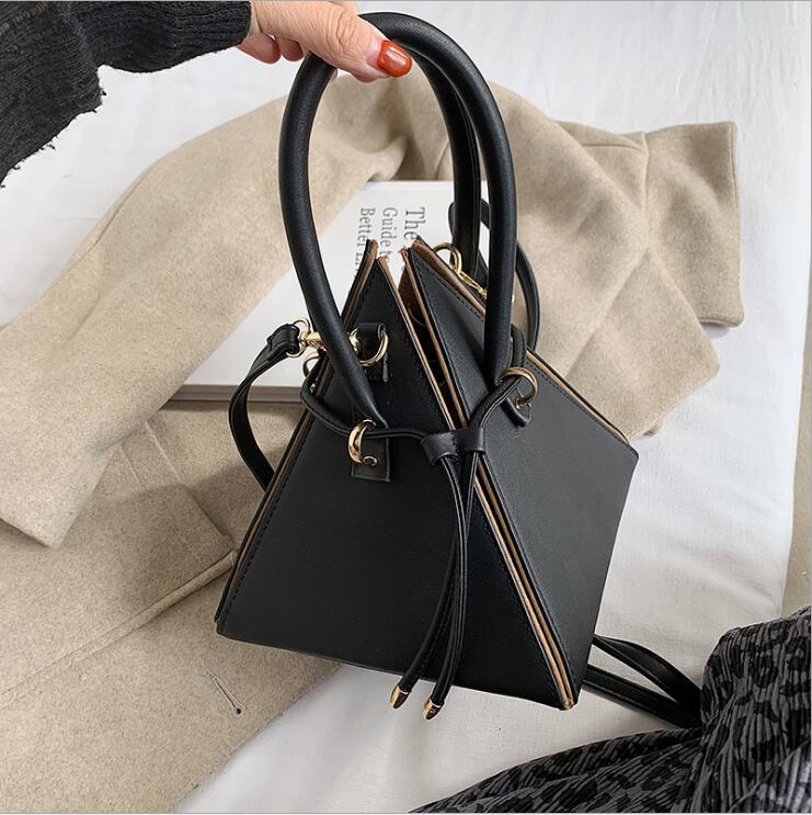 Lederen Handtas Mini Driehoek Vrouwen Clutch Purse Handtas Dame Beroemde Kettingen Tassen Portefeuillesubsidies Femme: Black