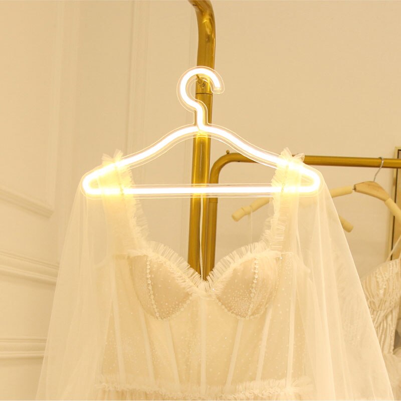 Soporte de ropa letrero de neón con luz LED luces Led de neón de colores, alimentado por USB para dormitorio colgador, decoración de pared para tienda