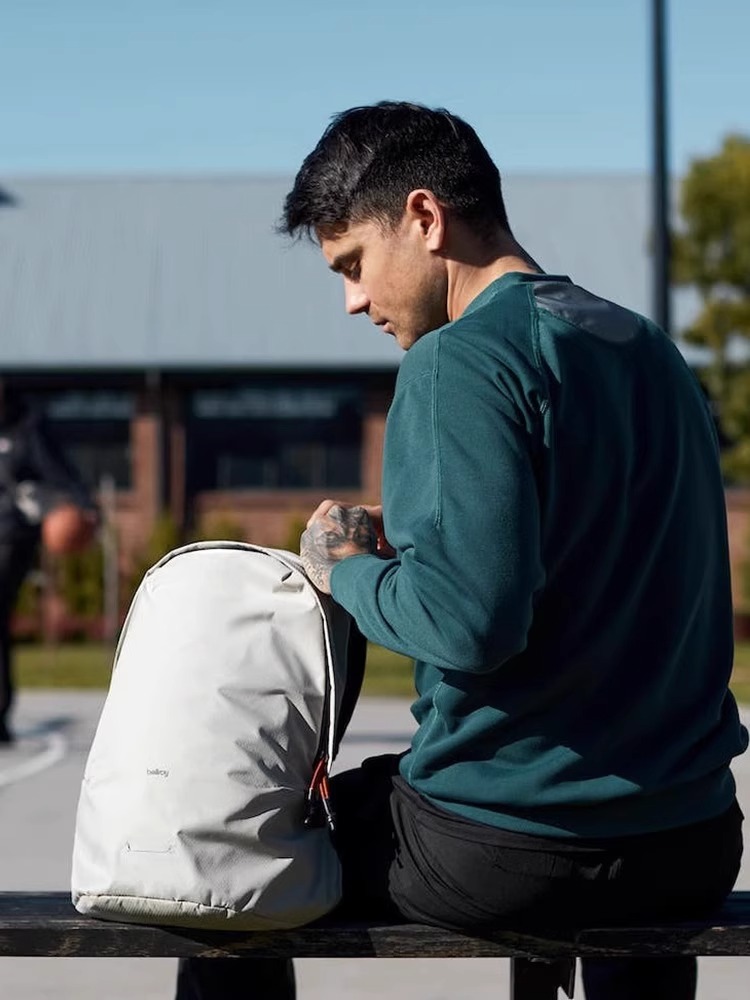 Australian Lite Daypack 20L Backpack Men and Women's Gym Waterproof Outdoor Travel Backpack