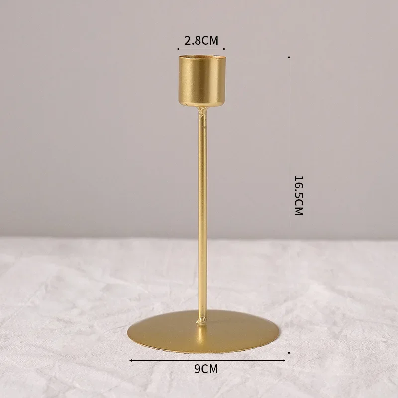 Kerzenhalter, moderner Kerzenständer aus Metall, Hochzeitskerzenständer, exquisite Desktop-Party-Dekoration für die Heim- und Bürodekoration: WHITE