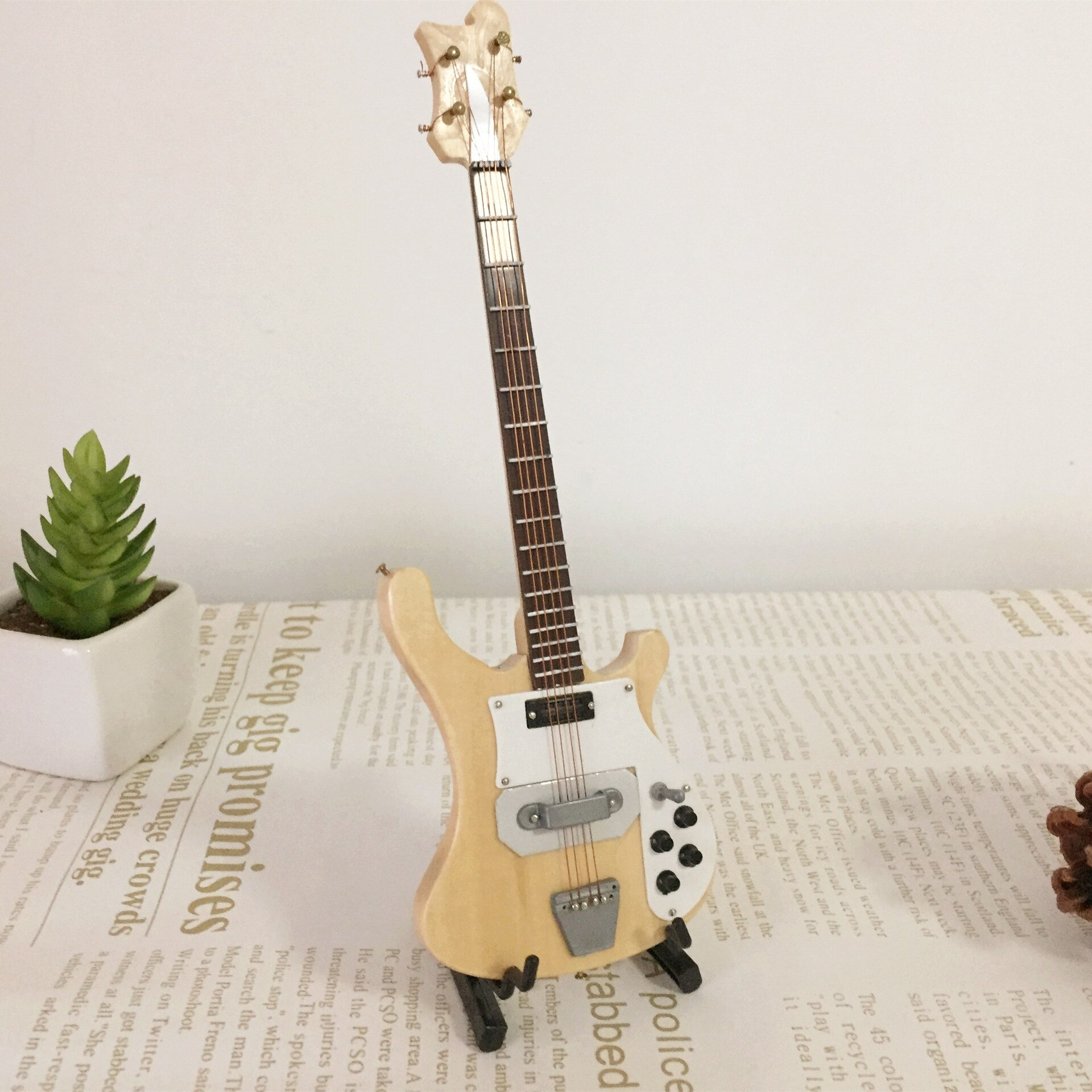 Electric Guitar Model Mini Musical Instruments Model Violin Cello Piano Saxophone Electric Bass Model Ornaments