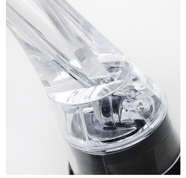 Quick Aerating Pourer Magic Decanter Wine Accessories Popular Olecranon Bottle Pourer Spout without box Wedding