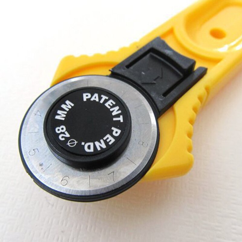 1pcs Cloth Rotary Cutter DIY Arts Crafts Cutting Tool Patchwork Roller Wheel Round Knife Sewing Accessories Leather Paper Fabric