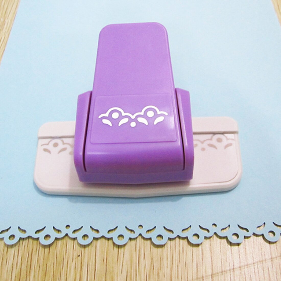 1pcs Diy Scrapbooking Edge Device Paper Cutter Craft Fancy Border Punch Embossing Tools Flower: C Random Color