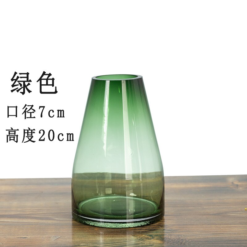 Glazen fles met kleurverloop, kunstmatige geblazen kleur, vaas met watercultuur, simulatie van bloemenknutselwerkjes, bloemenfles: Groente