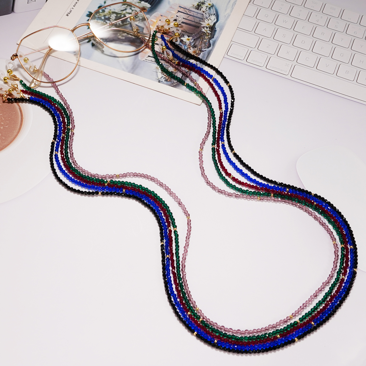 Collana a catena per occhiali da donna-cordino per occhiali da suola con perline acriliche intorno al collo con perline verdi di cristallo fatte a mano