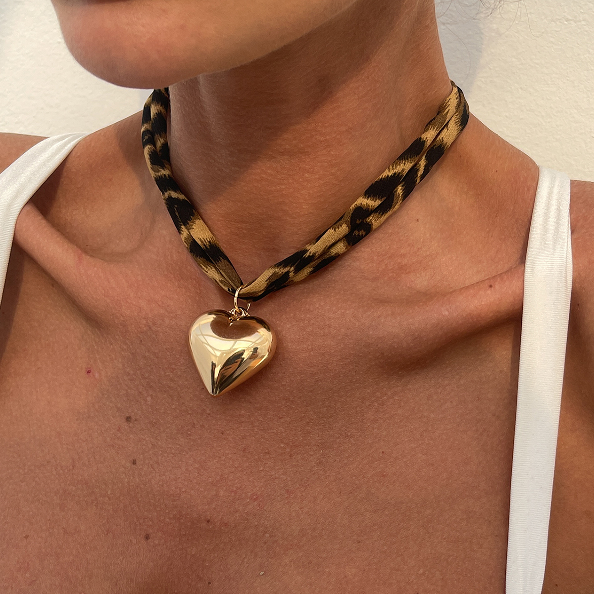 Ingemark 7 Styles Ethnic Multilayer Velvet Chain Necklace Women Metal Conch Starfish Heart Pendant Neck Jewelry: Blue Zinc