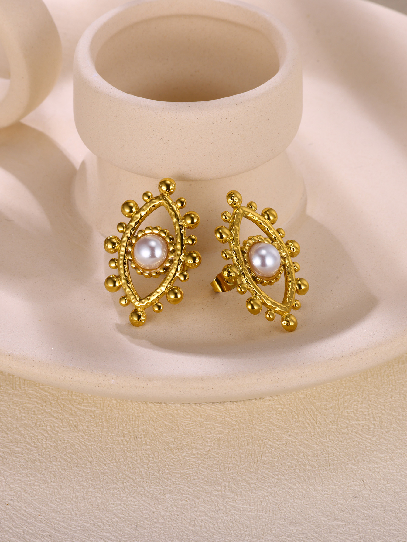 Pendientes delicados de flores para mujer, concha de Color dorado, acero inoxidable, resistente al agua, joyería Bohemia para el sol, Aretes de perlas de Navidad bonitos: Chapado en platino
