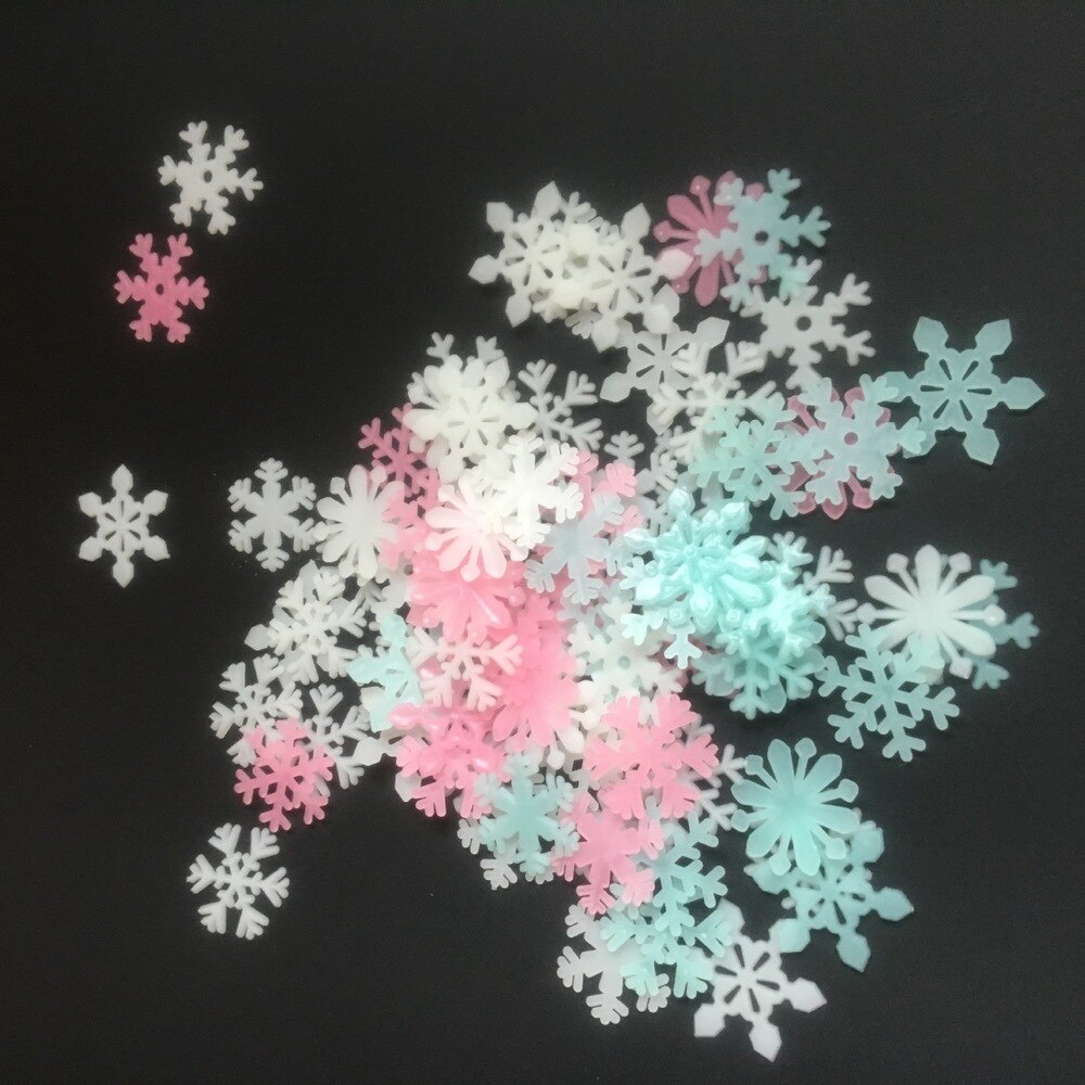 LoveCCD 50pcs/Bag 3D Snowflake Glow In Dark Luminous Fluorescent Sticker Light-emitting DIY PVC stickers for Kids J17