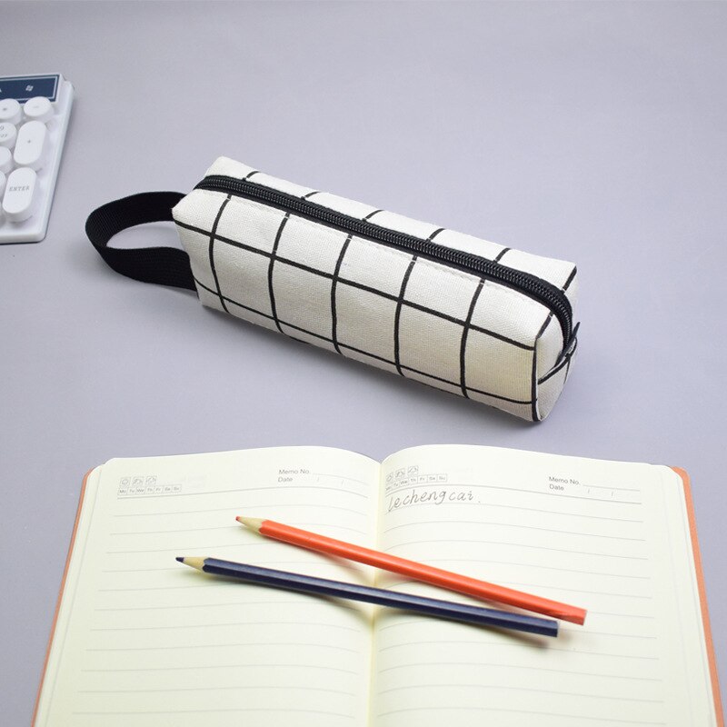 Grote Capaciteit Etui Zwart En Wit Plaid Canvas Etui Student Draagbare Etui Briefpapier Zak Briefpapier Doos: WHITE