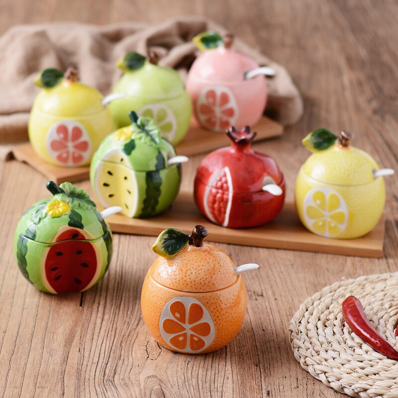 Porslin kryddburk med sked vattenmelon granatäpple frukt form socker salt lagringstank köksmaterial kryddbehållare