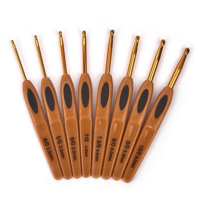 8Pcs Mix Size 2.5mm-6mm Crochet Hook Knit Weave Yarn Craft Knitting Needle Plastic Handle Knitting Hooks Needles Tools Christmas: brown-gold  2.5-6mm