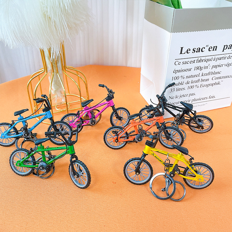 LLavero de bicicleta modelo de aleación Mini dedo de Metal fundido a presión bolsa para bicicleta de montaña llavero colgante juguete para para niños hombres coleccionista