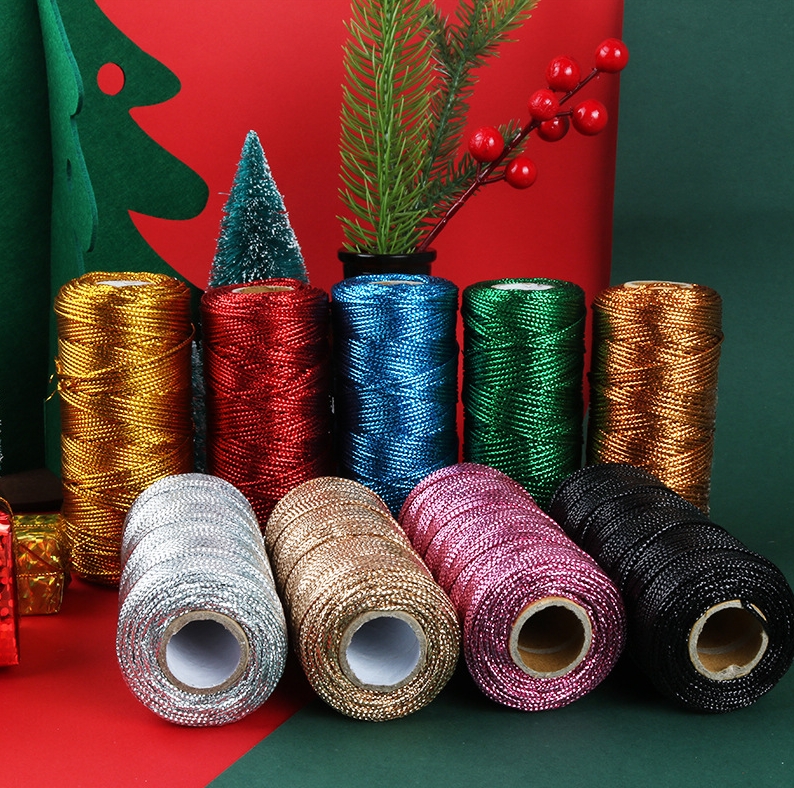 Złoty i srebrny sznurek makramowy, kokardki ze sznurka, rękodzieło DIY robić pakowania prezentów, szycie, skręcona nić, tekstylia domowe