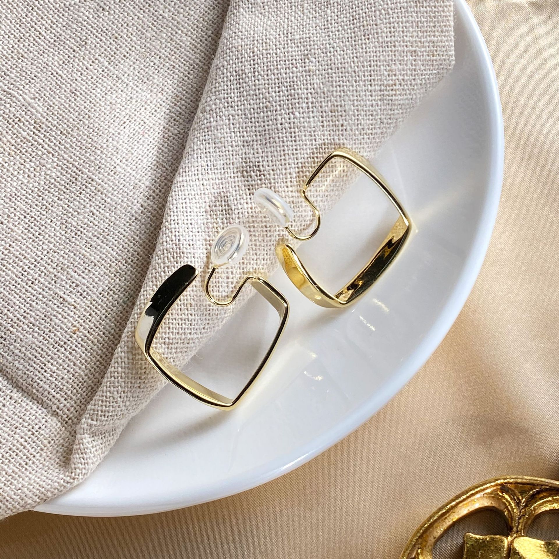 WENHQ Neue Geometrische Gold Farbe Clip auf Ohrringe Keine Durchbohrten Quadratische bilden ErkläSprosse Hypoallergen Manschette Ohrringe