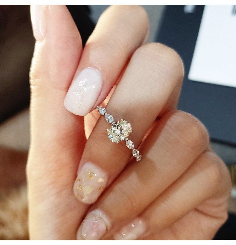 Ramos Exquisite White Gold Pigeon Egg Shape zircon Ring for Women Simple Luxury Engagement Wedding Jewelry