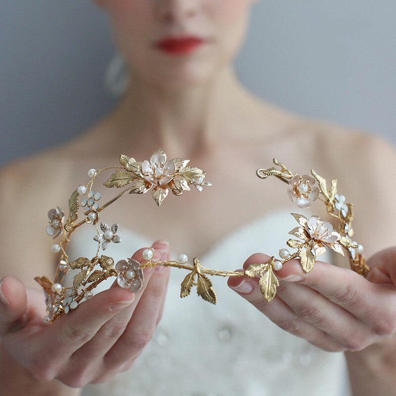 Tiara de flores para boda con hojas de oro, accesorios de estrás para el pelo, diadema nupcial hecha a mano, tocado de para mujer