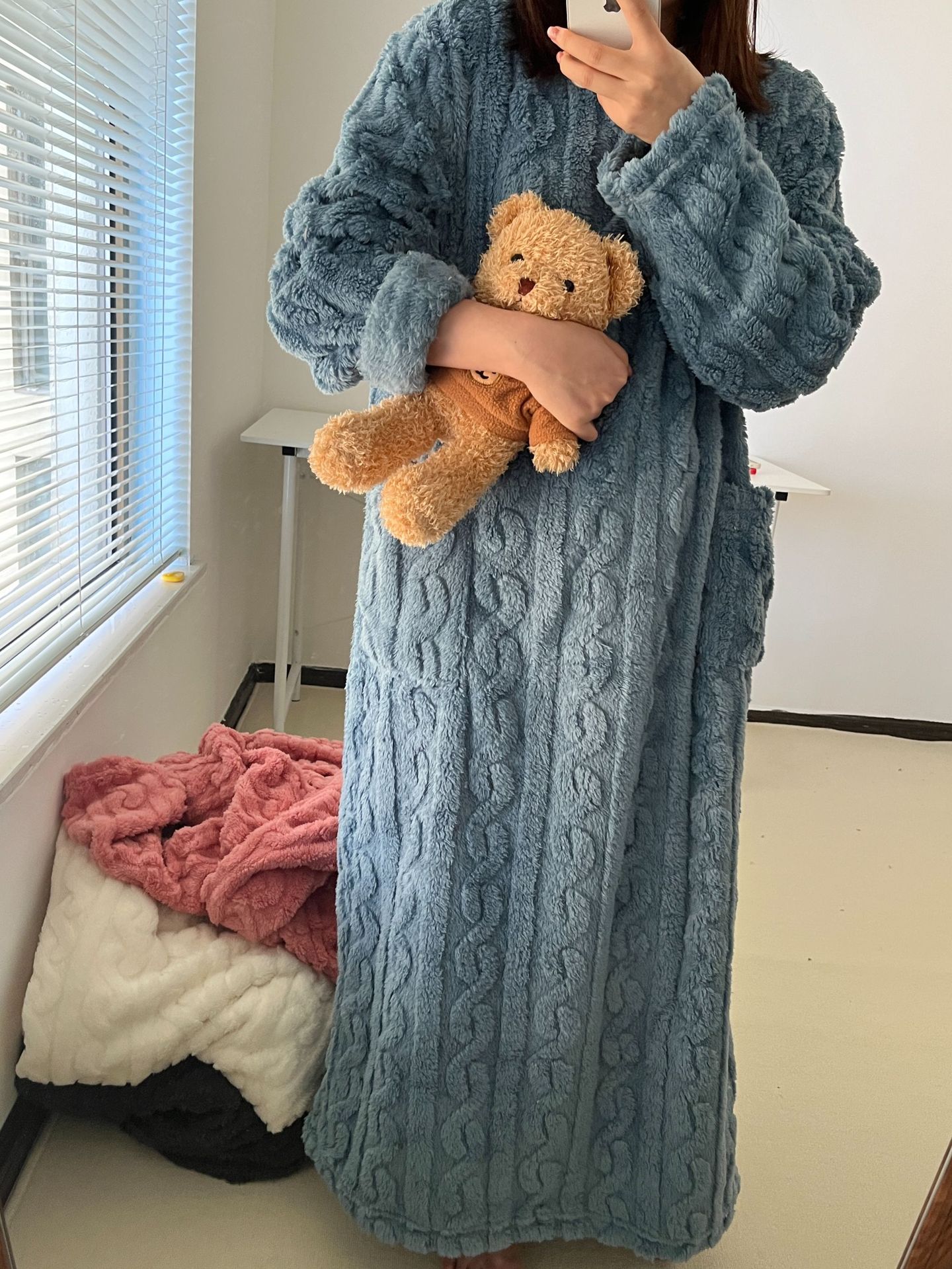 Bathrobe Woman Shower Autumn and Winter Thickened Coral Velvet Jacquard Sleeping Gown Long Section Solid Colour Warm Bath Robe: XS / Blue