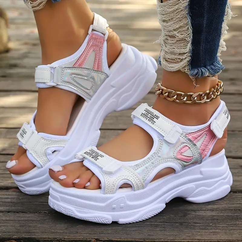 Nueva de verano, cómodas sandalias resistentes al desgaste de suela gruesa que mejoran la altura, zapatos deportivos informales antideslizantes para la playa para mujer: BLANCO / 36