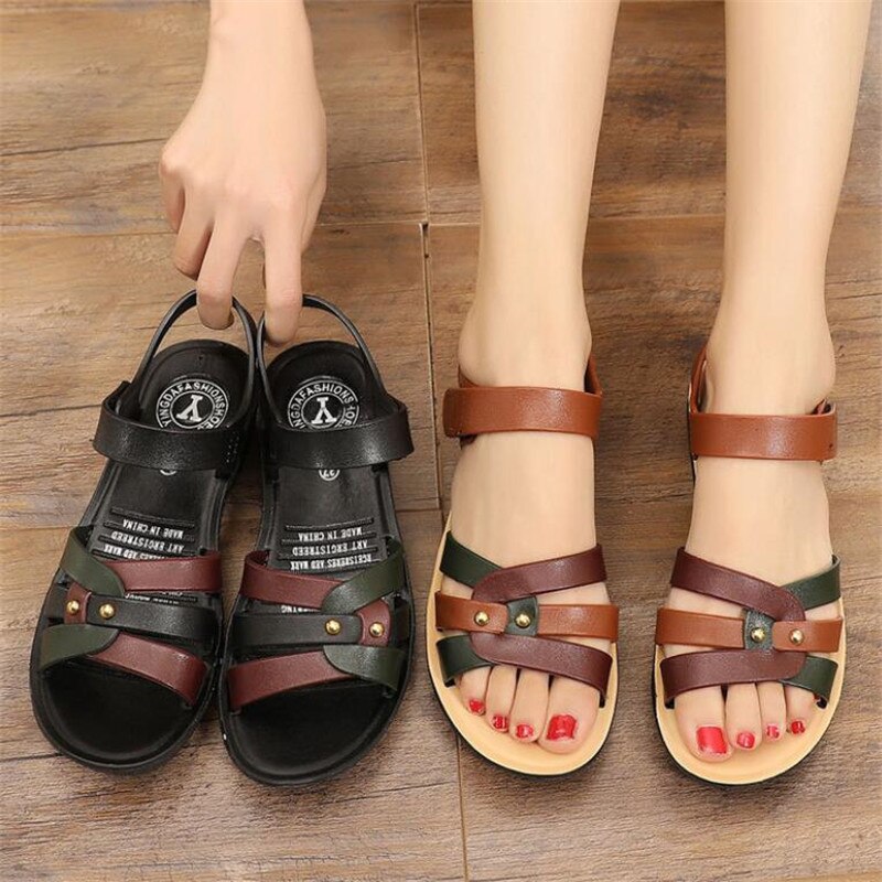 Été style sandales femmes fond plat anti-dérapant vêtements chauds sandales et pantoufles décontracté plate-forme chaussures pour femmes