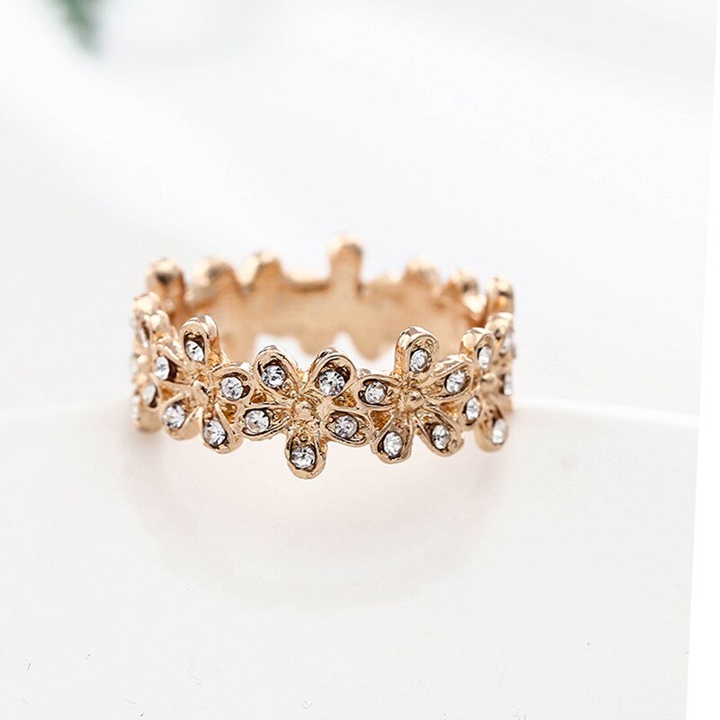 Neue Einfache und Modische Rose Gold Kleine Gänseblümchen Blume Ringe Für Frauen Hochzeit Engagement Schmuck