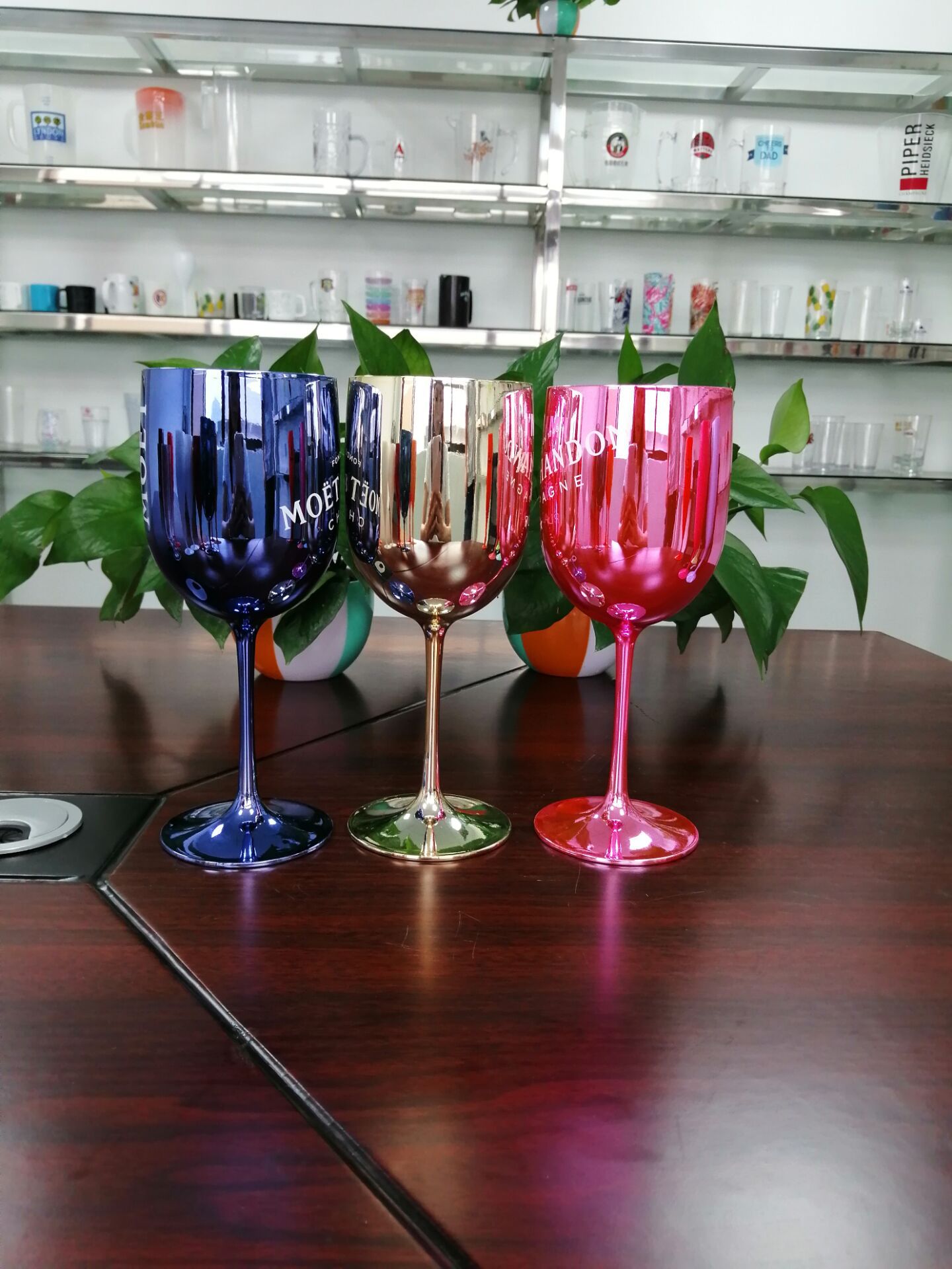 Dongguan fabrikk plast rødvin beger matte klasse galvanisert vinglass akryl pc champagne glass